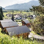 Modern Design Near Piste דירה יאניג